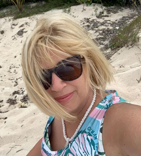 Deborah Trahan – Author, Blogger, Beachcomber